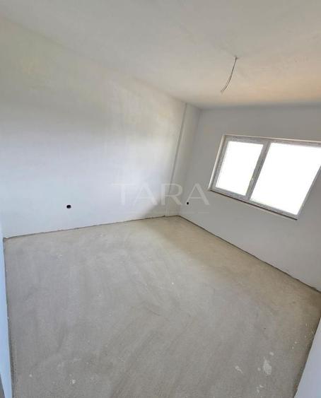 Apartament cu 3 camere semidecomandat în Baciu