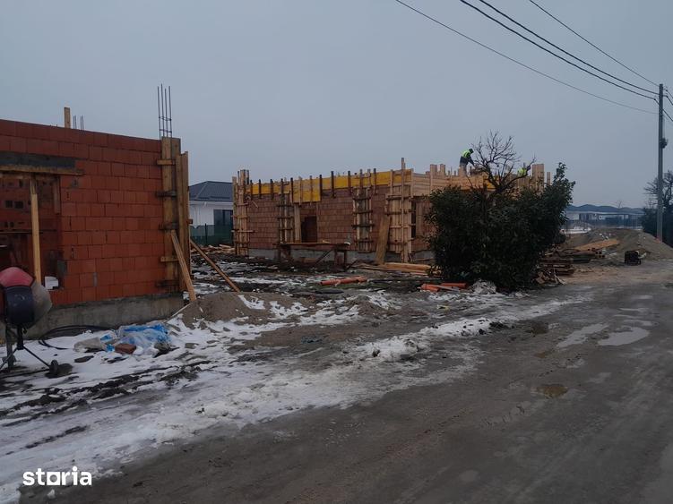 Casă cu 4 camere cu Teren 390 Mp în Balotești
