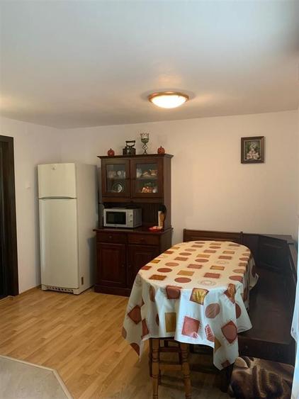 Casă individuală cu 5 camere cu Canalizare în Colibița