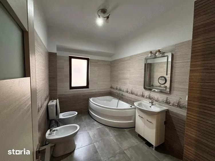 Apartament cu 3 camere decomandat, mobilat în Central