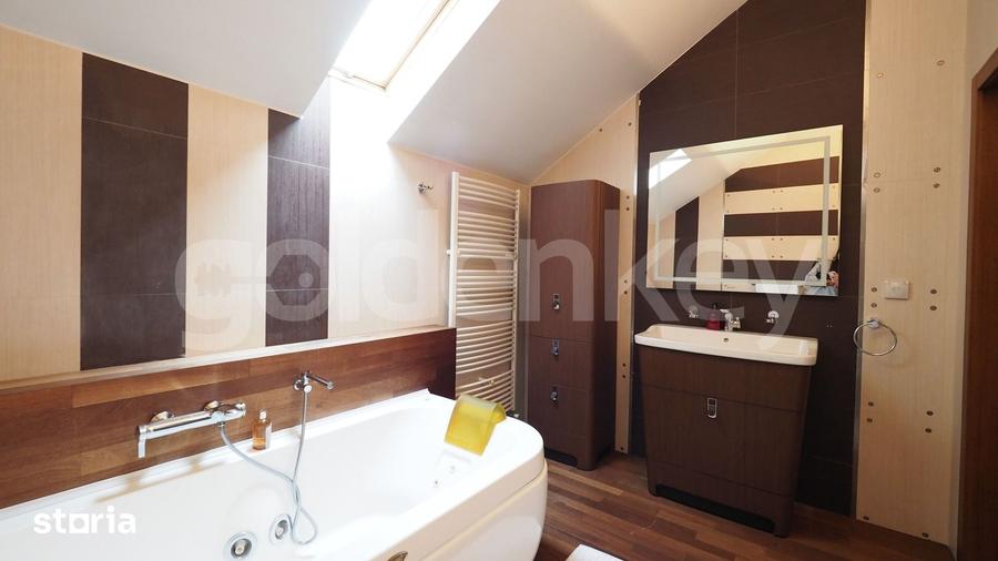 Casă cu 5 camere cu Teren 750 Mp în Central