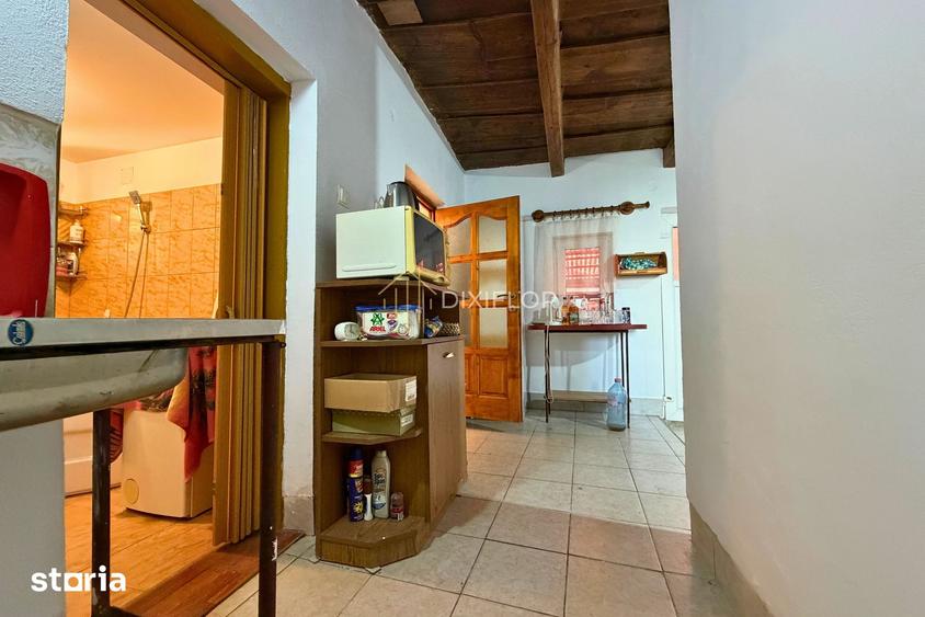 Casă cu 2 camere cu Teren 1518 Mp în Gălești