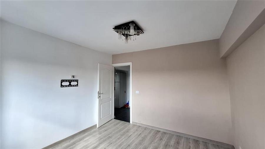 Apartament cu 2 camere decomandat, mobilat în Ultracentral