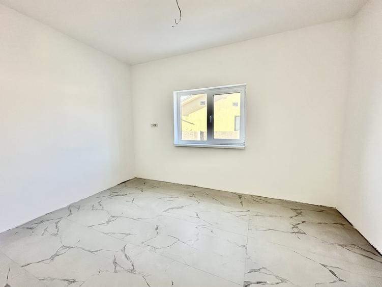 Duplex cu 3 camere cu Canalizare în Moșnița Veche