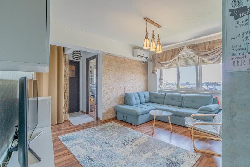 Apartament cu 3 camere semidecomandat în Cazino