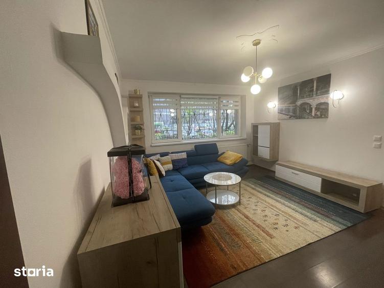 Apartament cu 3 camere semidecomandat în Drumul Taberei