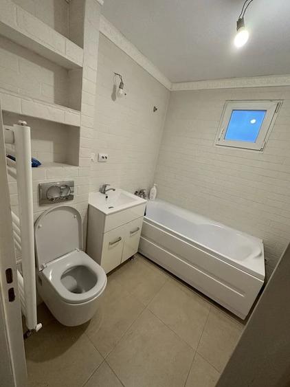 Apartament cu 4 camere decomandat în Dristor