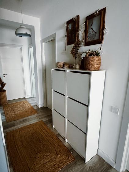 Apartament cu 3 camere decomandat, mobilat în Florești