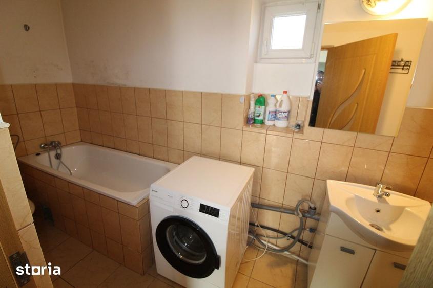 Casă cu 2 camere cu Teren 2261 Mp în Central