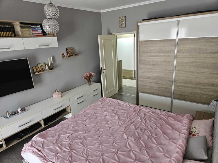 Apartament cu 3 camere în 9 Mai