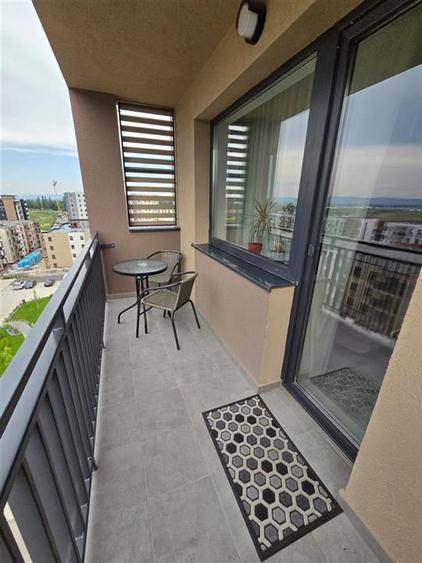 Apartament cu 3 camere decomandat, mobilat în Tractorul