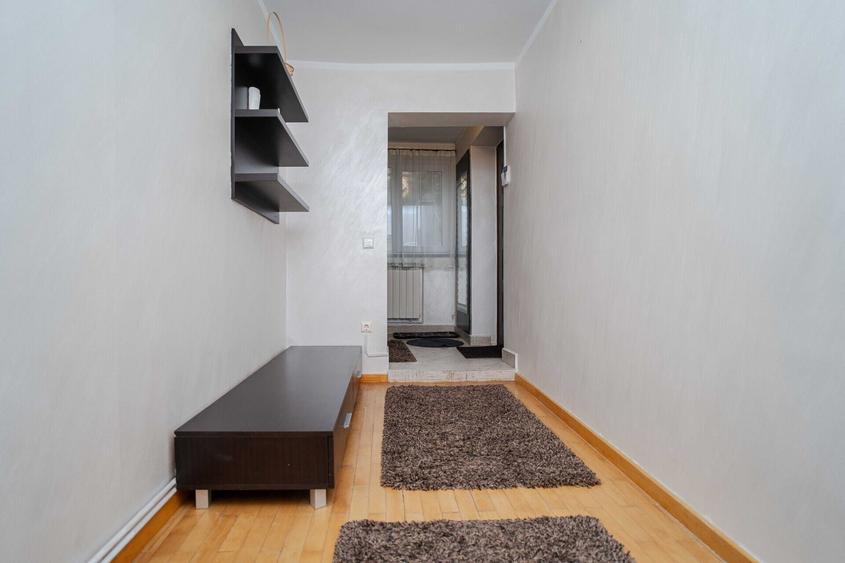 Apartament cu 3 camere decomandat, mobilat în Central