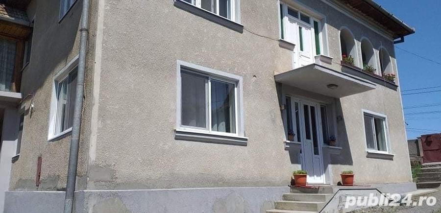 Casă cu 8 camere cu Teren 1669 Mp în Gilău