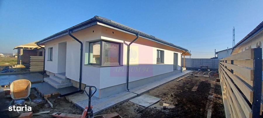 Sabareni, casa parter 4 camere, CT, terasa, pivnita, teren 500 mp - 2