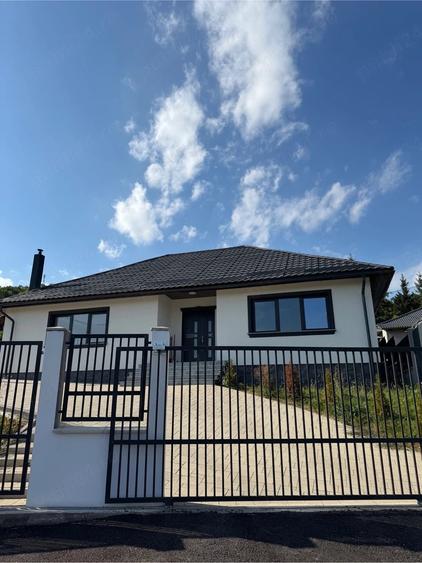 Casă cu 3 camere cu Teren 1000 Mp în Central