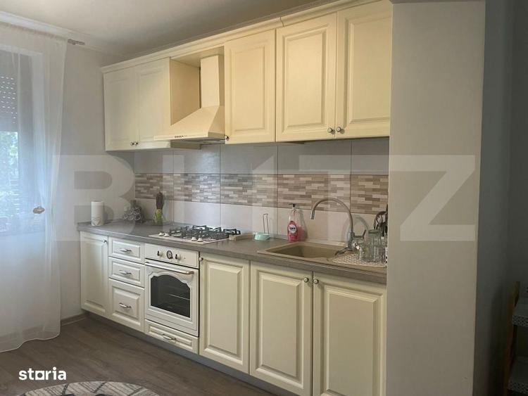 Casă cu 4 camere cu Teren 1105 Mp în Central