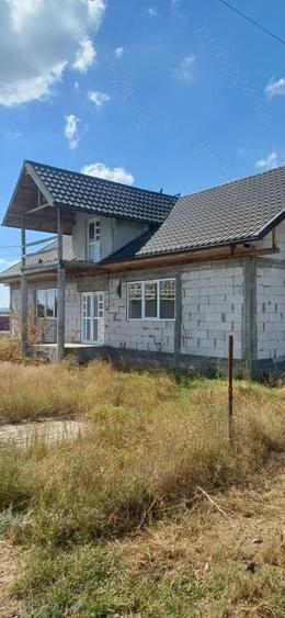 Casă cu 4 camere cu Teren 300 Mp în Baia