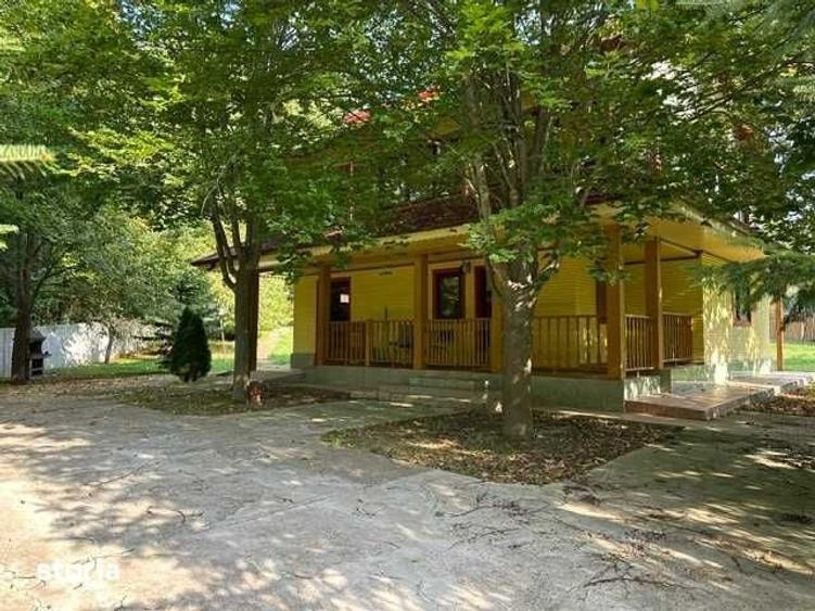 Casă cu 3 camere cu Teren 240 Mp în Răcoasa