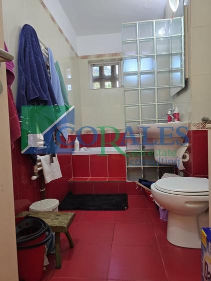 Apartament cu 3 camere semidecomandat, mobilat în Circumvalațiunii