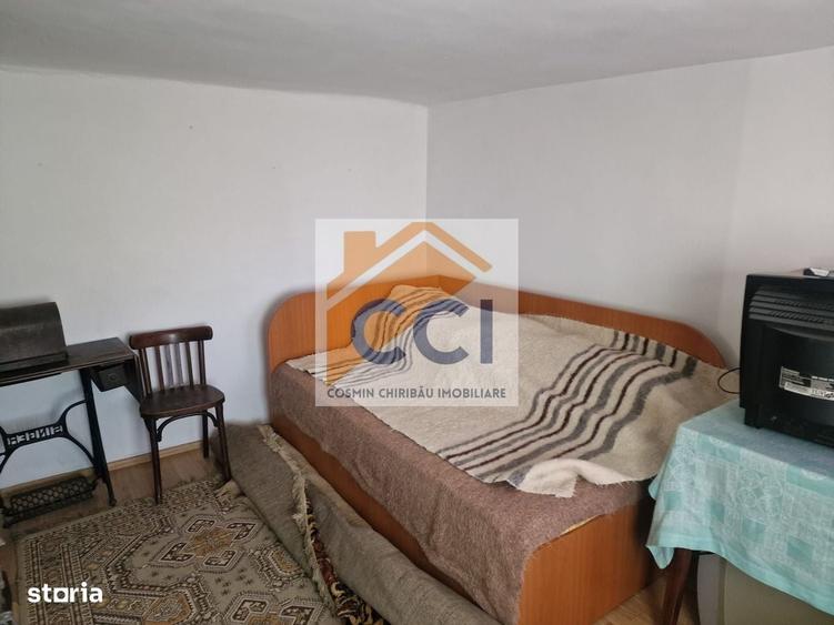 Casă cu 4 camere cu Teren 10426 Mp în Central