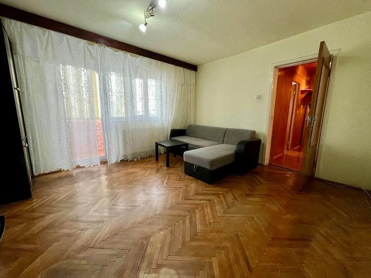 Apartament cu 3 camere decomandat în Simion Bărnuțiu