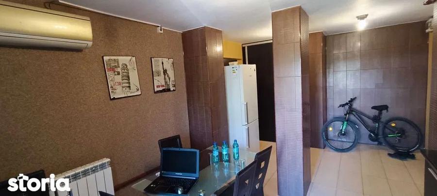 Apartament cu 3 camere în Cobadin