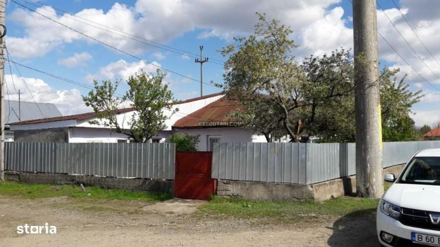 Casă cu 4 camere în Central