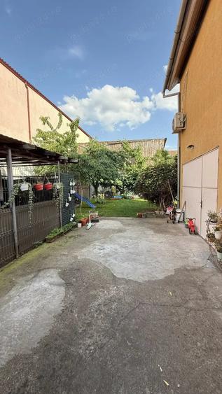 Spațiu comercial, de 567 mp, în Rogerius