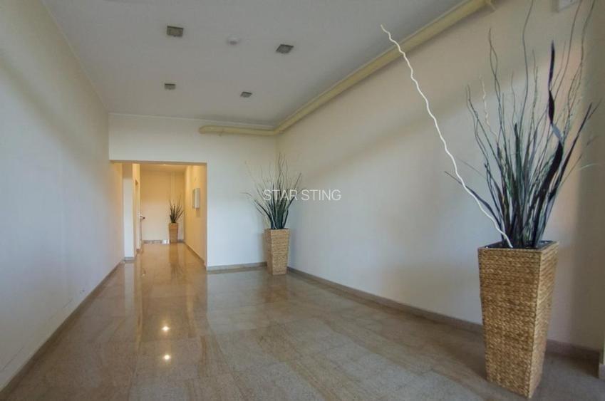 Apartament cu 3 camere semidecomandat, mobilat în Pipera