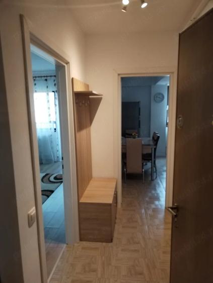 Garsonieră decomandată în Central