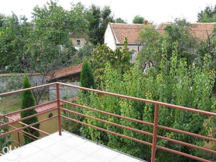 Casă cu 4 camere cu Teren 200 Mp în Central