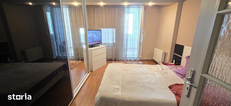 Casă cu 4 camere cu Teren 250 Mp în Delfinariu