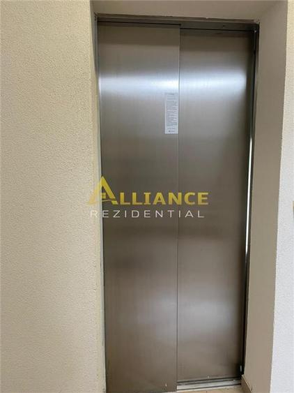 Apartament cu 3 camere decomandat în Berceni