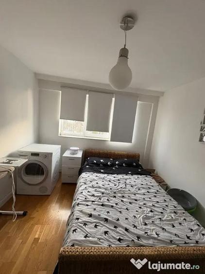 Apartament cu 4 camere decomandat în Calea Moldovei