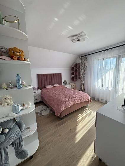 Casă cu 4 camere în Central