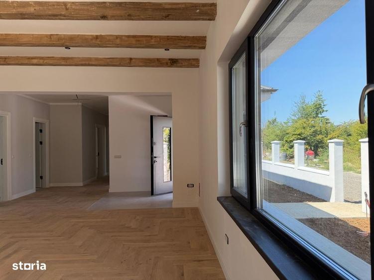 Casă cu 4 camere în Corbeanca