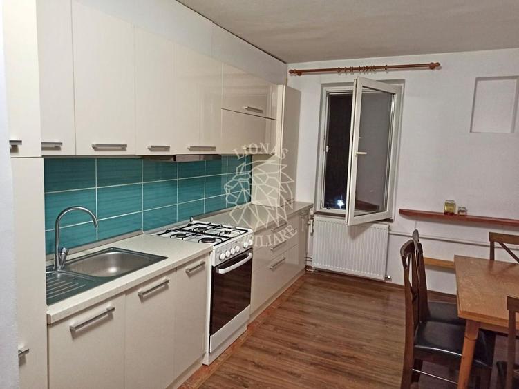 Apartament cu 3 camere decomandat, mobilat în Independenței