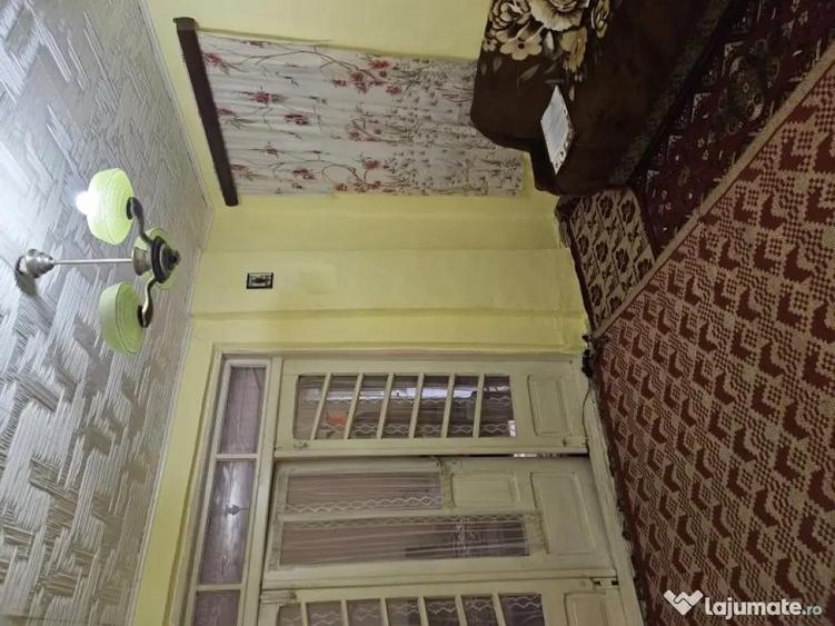 Casă cu 5 camere în Central