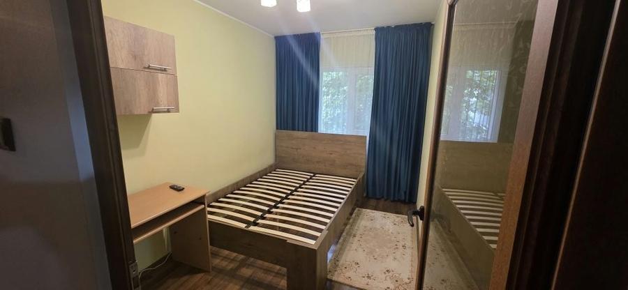 Apartament cu 3 camere decomandat în Micro 17