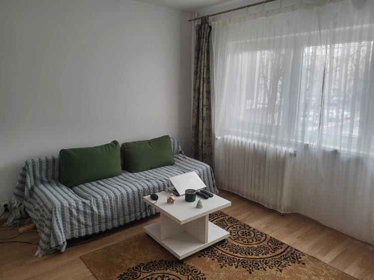 Apartament cu 2 camere decomandat în Vitan