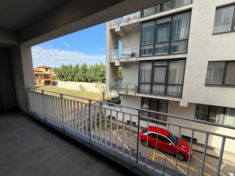 Apartament cu 4 camere decomandat în Băneasa