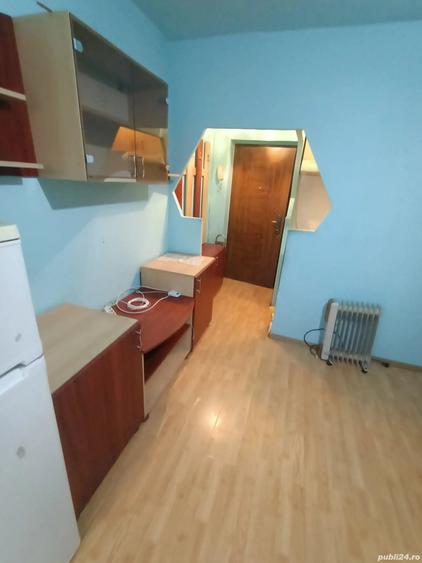 Garsonieră decomandată în Lipovei