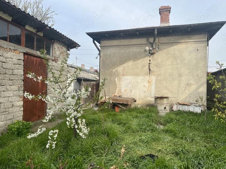 Casă cu 6 camere cu Teren 637 Mp în Central