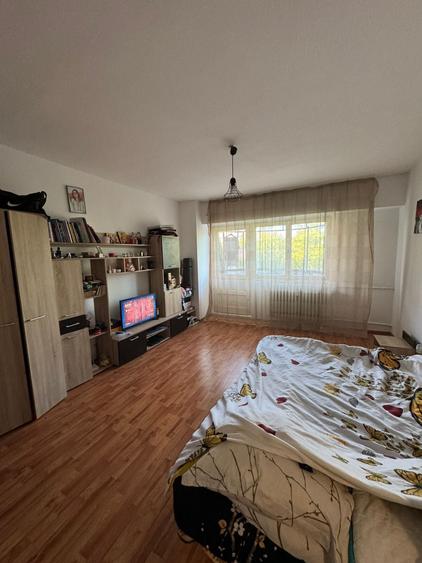 Garsonieră decomandată în Berceni