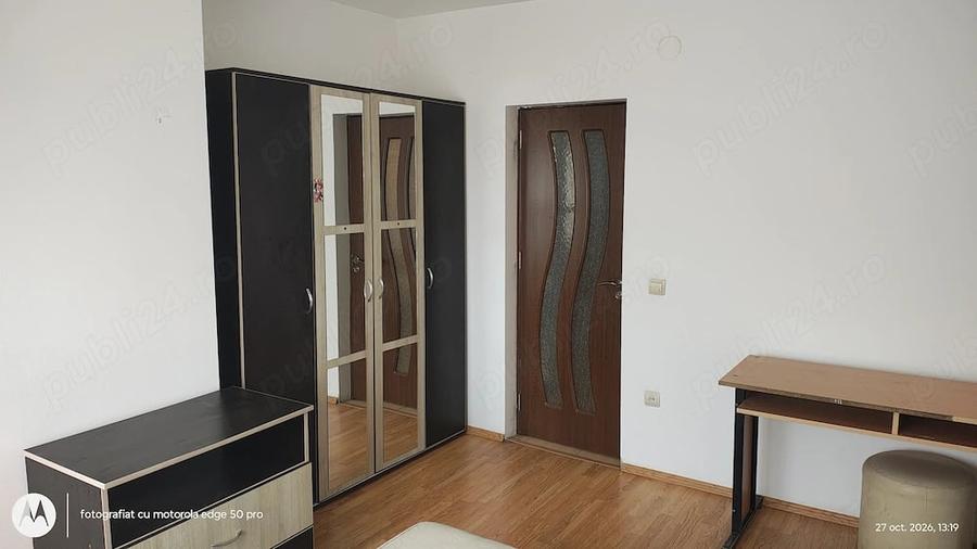 Apartament cu 3 camere decomandat în Exterior Vest