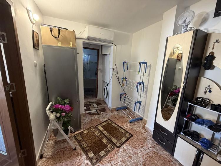 Apartament cu 2 camere decomandat, mobilat în Radu Negru