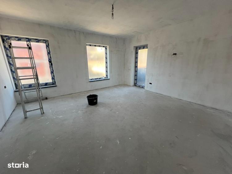 Casă cu 4 camere în Mărăcineni