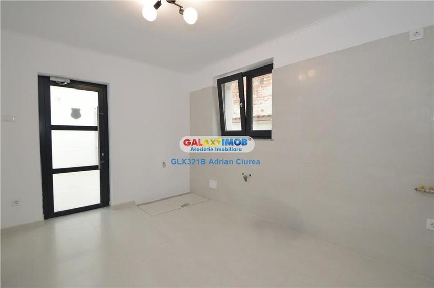 Casă cu 5 camere cu Teren 150 Mp în Unirii