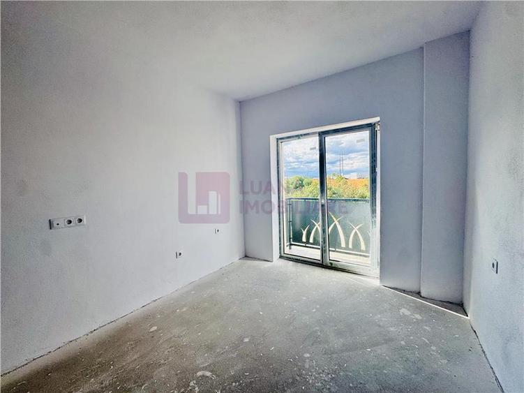 Apartament cu 3 camere decomandat în Turnișor