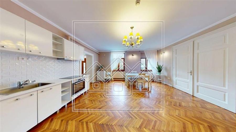 Apartament cu 3 camere circular în Sub Arini